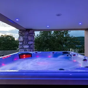Maison Avec Vue Sur Le De Paladru, 200m. Hébergement de vacances Billieu