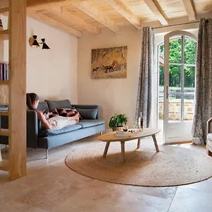  Hébergement de vacances L'heritier, Maison Climatisee, 12pers Avec Piscine